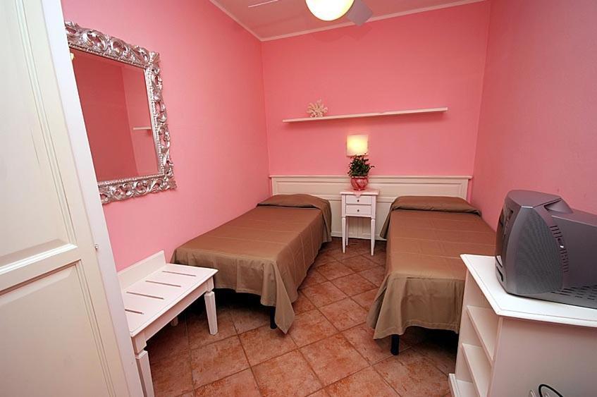 Hotel Barsalini SantʼAndrea エクステリア 写真
