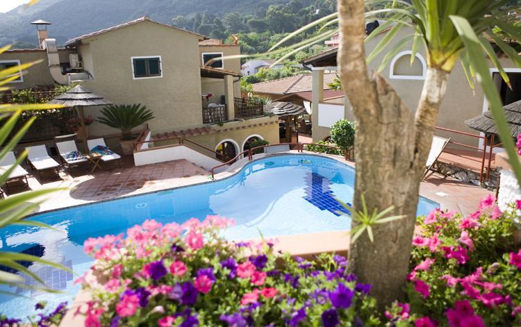 Hotel Barsalini SantʼAndrea エクステリア 写真