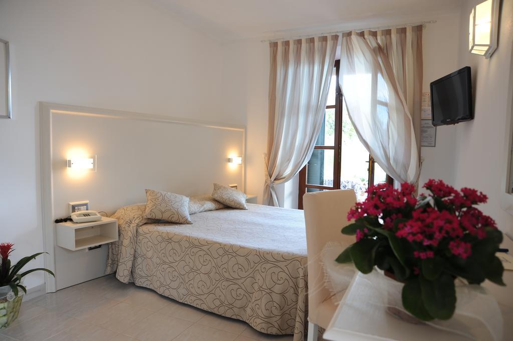 Hotel Barsalini SantʼAndrea エクステリア 写真
