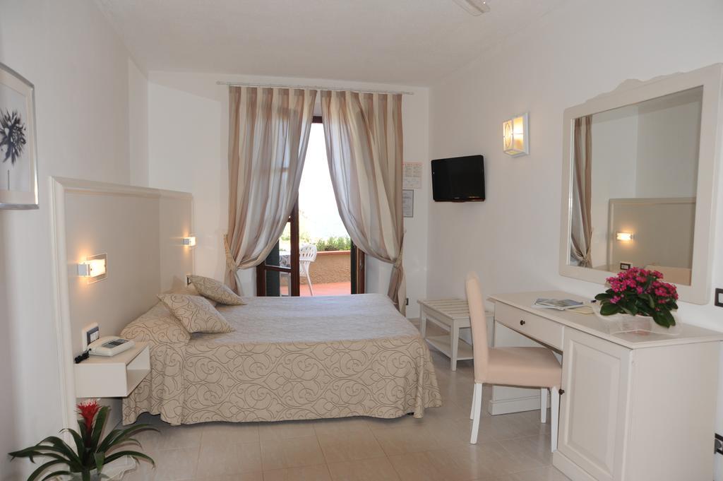 Hotel Barsalini SantʼAndrea エクステリア 写真