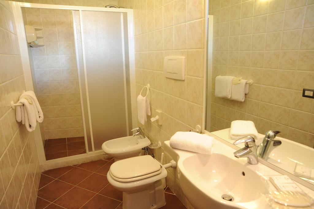 Hotel Barsalini SantʼAndrea エクステリア 写真
